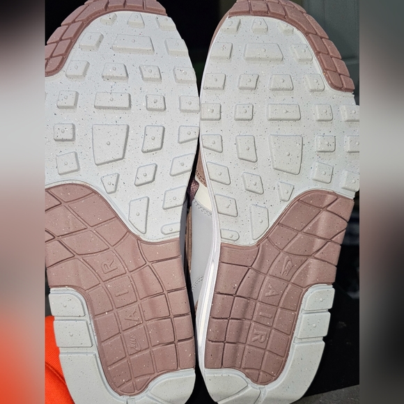 NIKE AIR MAX 1 'SHIMA SHIMA'SUMMIT WHITE/PLUM ECLIPSE 03. 10. 2023 - Picture 8 of 9